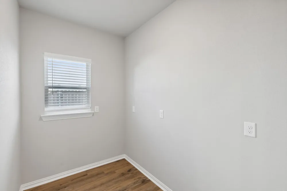712 Taliaferro Springtown, TX 76082
