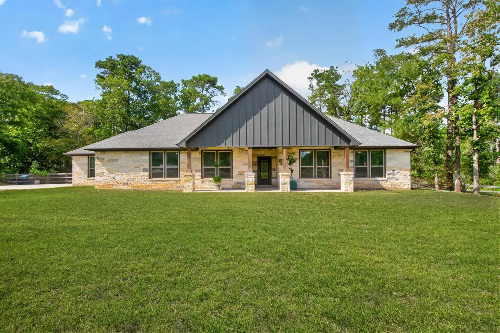 15741 Forest Grove Drive Willis, TX 77378