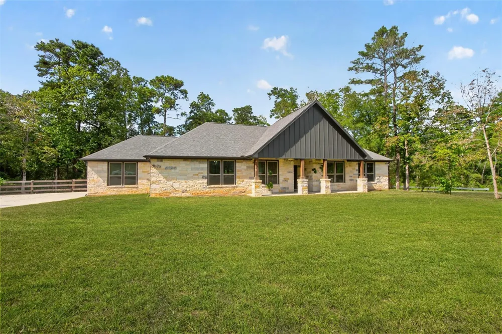 15741 Forest Grove Drive Willis, TX 77378