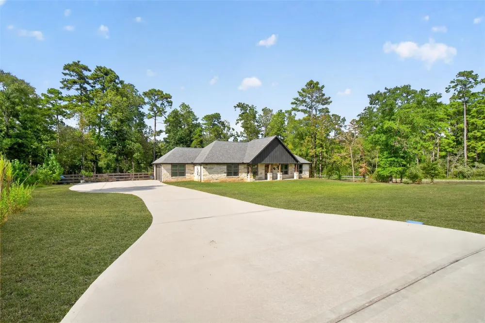 15741 Forest Grove Drive Willis, TX 77378