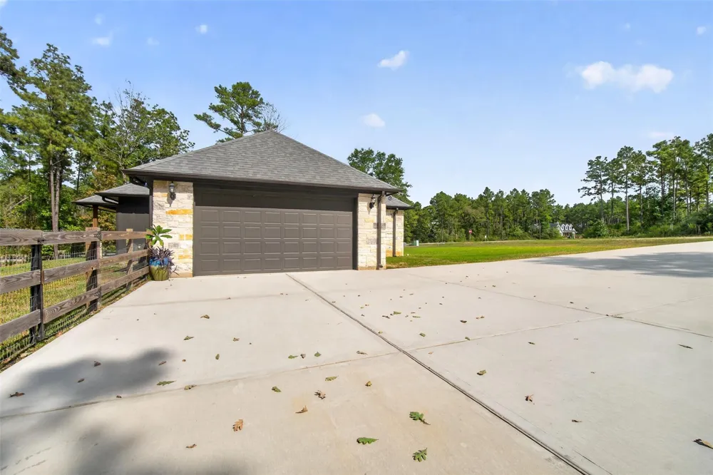 15741 Forest Grove Drive Willis, TX 77378