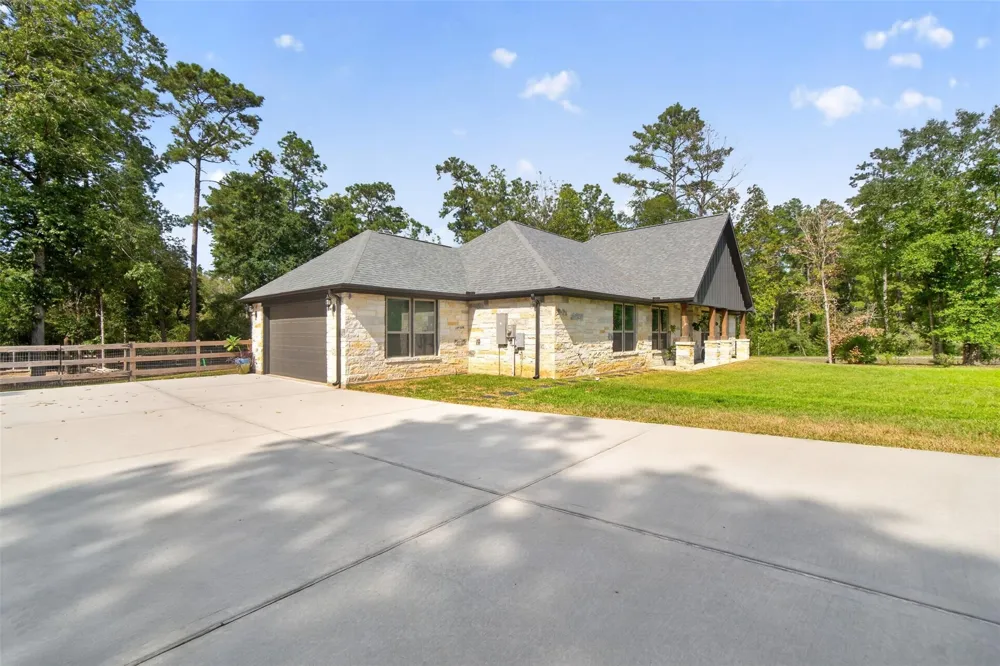15741 Forest Grove Drive Willis, TX 77378
