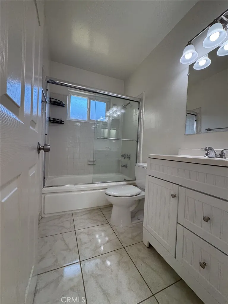 21023 Donora Avenue #B Torrance, CA 90503