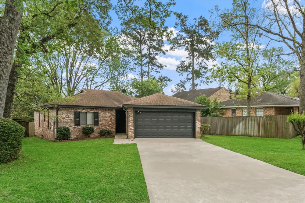 25 Shady Oak Lane Conroe, TX 77304