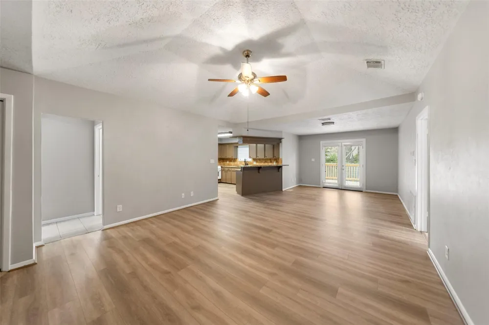 25 Shady Oak Lane Conroe, TX 77304