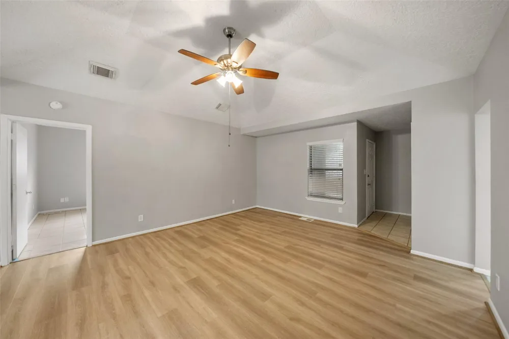 25 Shady Oak Lane Conroe, TX 77304