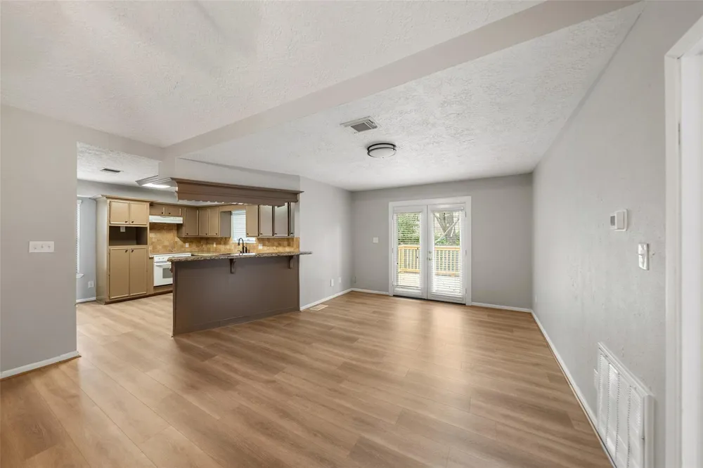 25 Shady Oak Lane Conroe, TX 77304