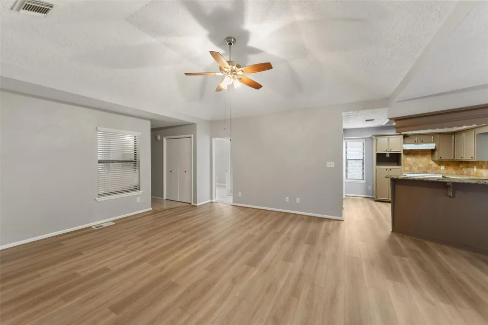25 Shady Oak Lane Conroe, TX 77304