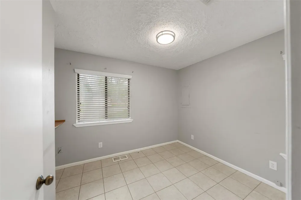 25 Shady Oak Lane Conroe, TX 77304