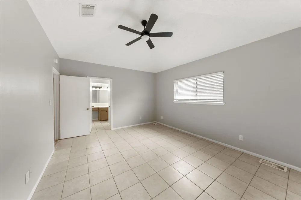 25 Shady Oak Lane Conroe, TX 77304