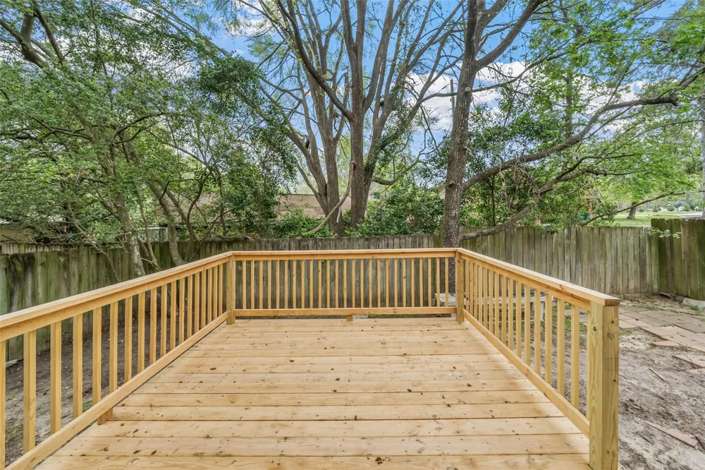 25 Shady Oak Lane Conroe, TX 77304