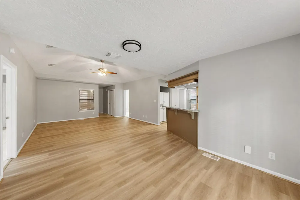 25 Shady Oak Lane Conroe, TX 77304