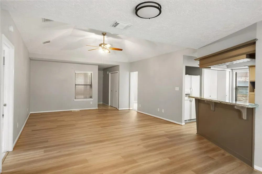 25 Shady Oak Lane Conroe, TX 77304