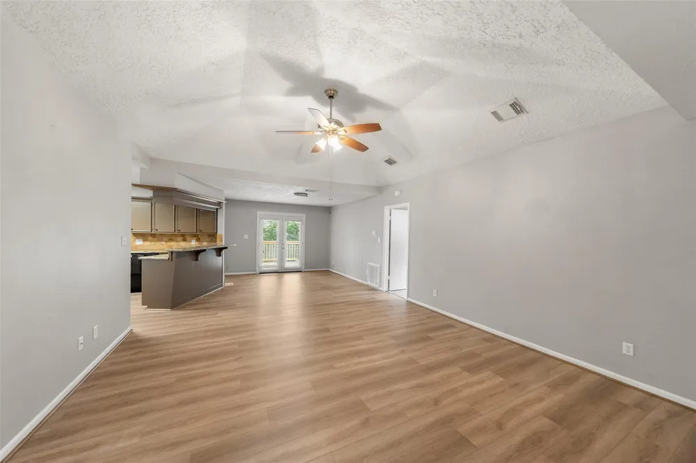 25 Shady Oak Lane Conroe, TX 77304