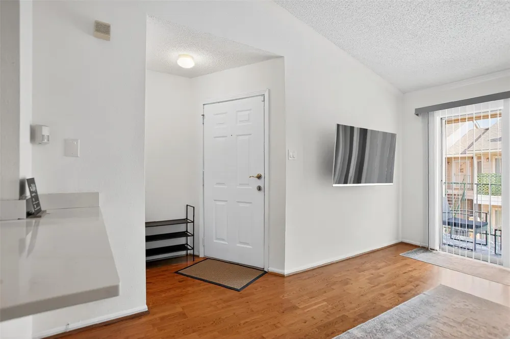 3770 Lovers Wood Lane #610 Houston, TX 77014