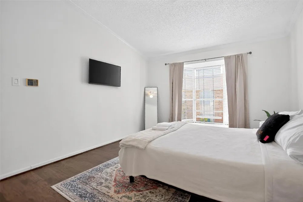 3770 Lovers Wood Lane #610 Houston, TX 77014