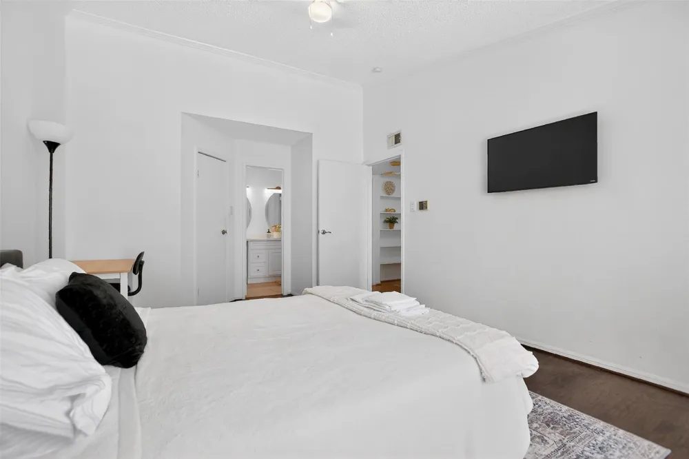 3770 Lovers Wood Lane #610 Houston, TX 77014