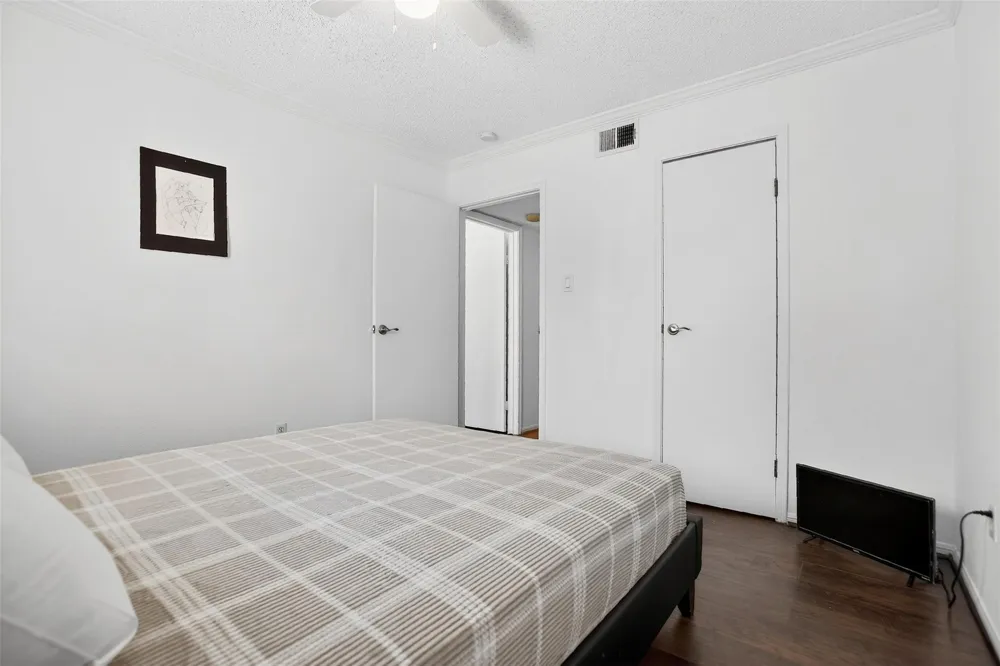 3770 Lovers Wood Lane #610 Houston, TX 77014