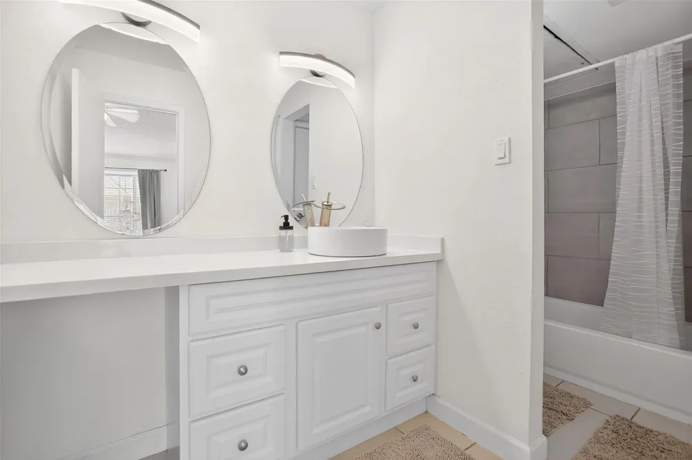 3770 Lovers Wood Lane #610 Houston, TX 77014