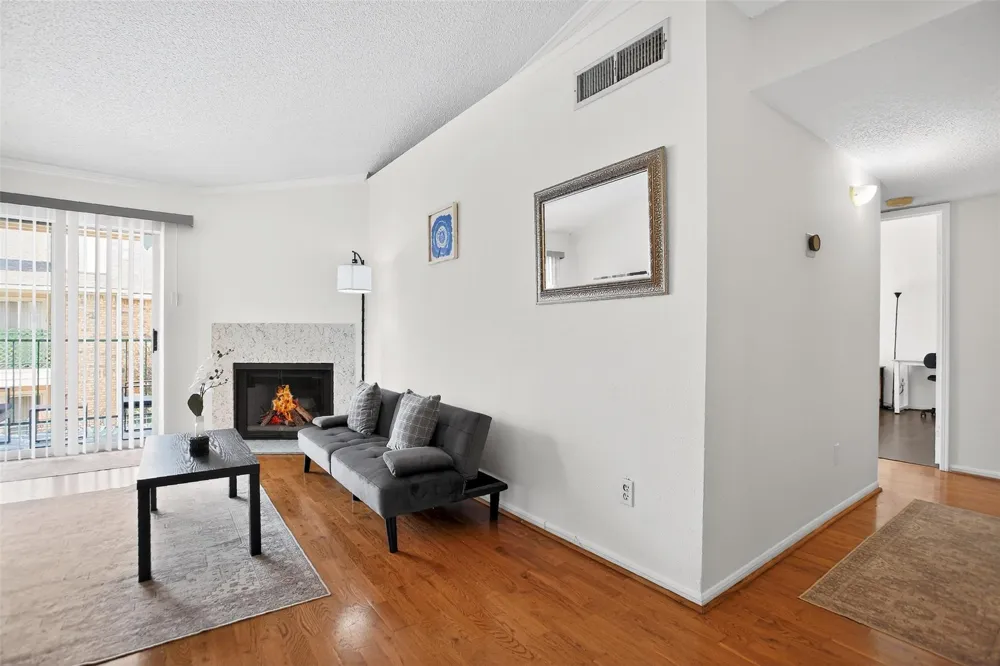 3770 Lovers Wood Lane #610 Houston, TX 77014