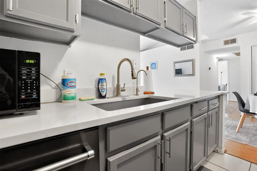 3770 Lovers Wood Lane #610 Houston, TX 77014