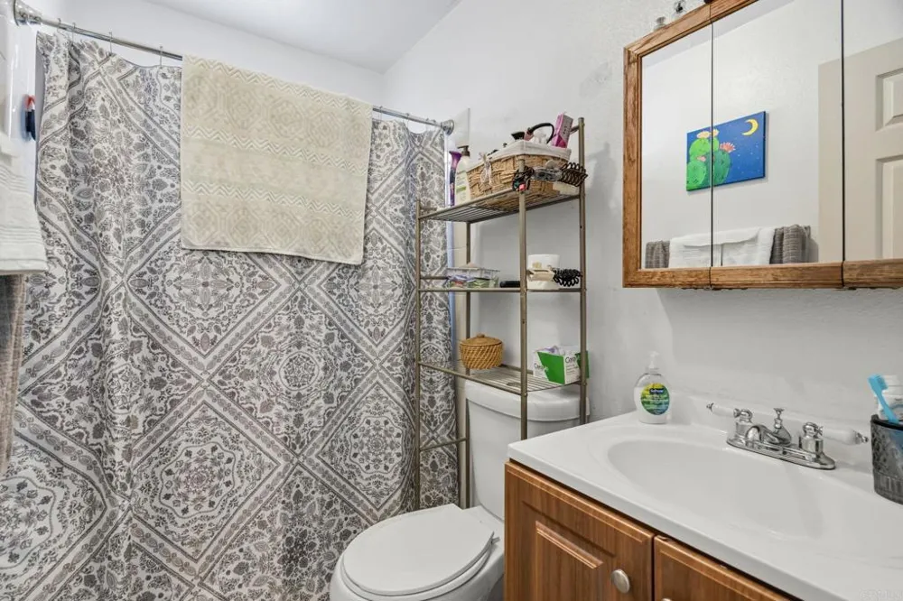 140 Palm Ave National City, CA 91950