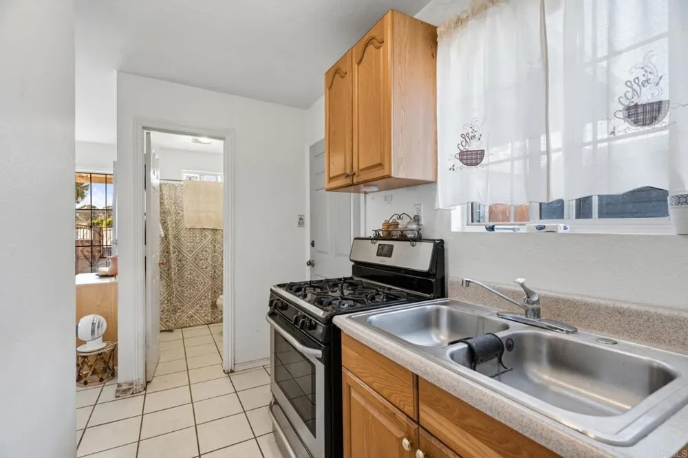 140 Palm Ave National City, CA 91950
