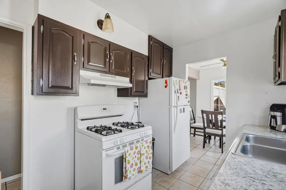 140 Palm Ave National City, CA 91950
