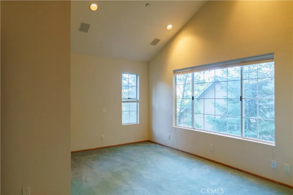 27381 Cottonwood Lane Lake Arrowhead, CA 92317