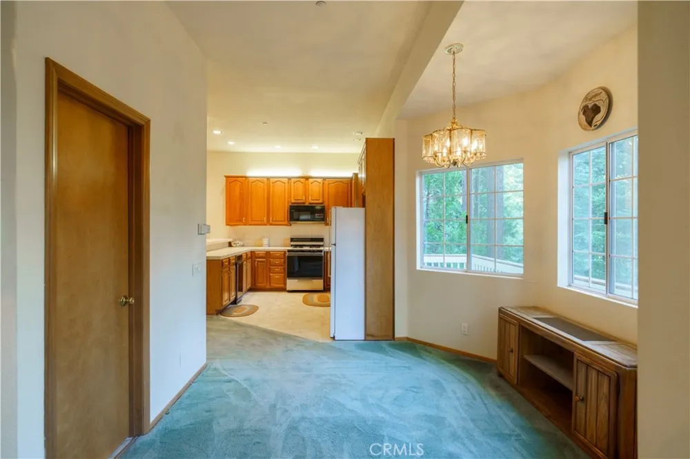 27381 Cottonwood Lane Lake Arrowhead, CA 92317