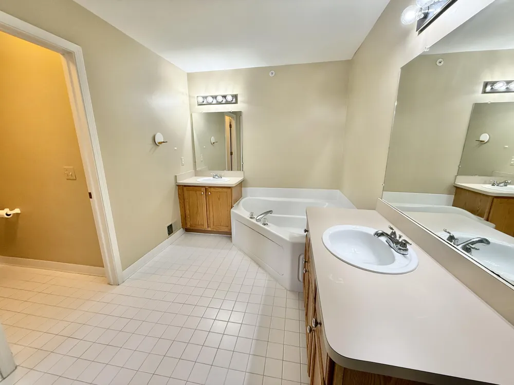2737 Barclay Way Ann Arbor, MI 48105