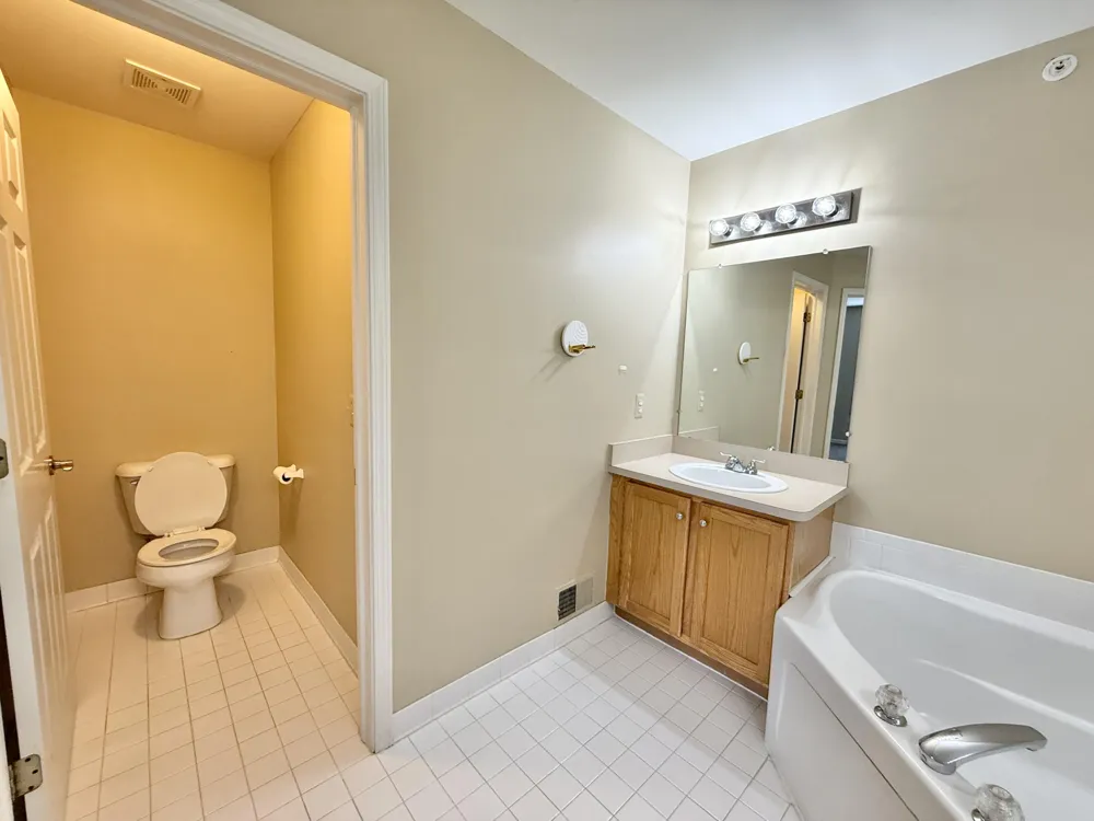 2737 Barclay Way Ann Arbor, MI 48105