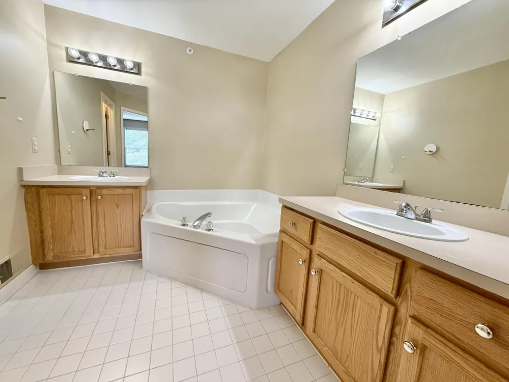 2737 Barclay Way Ann Arbor, MI 48105