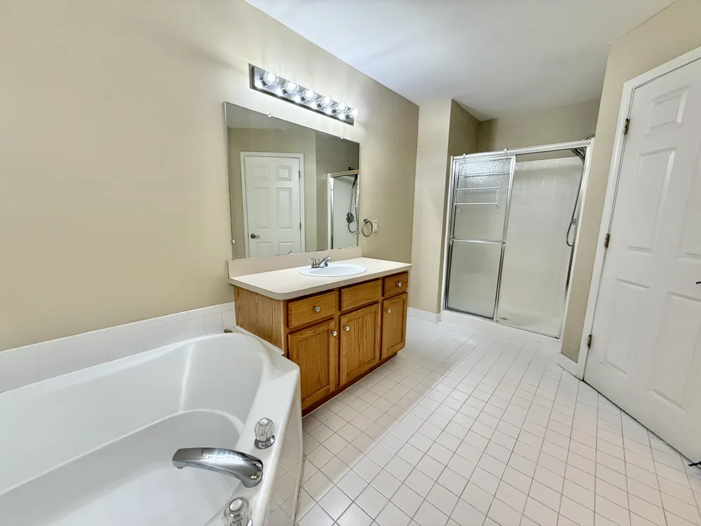 2737 Barclay Way Ann Arbor, MI 48105