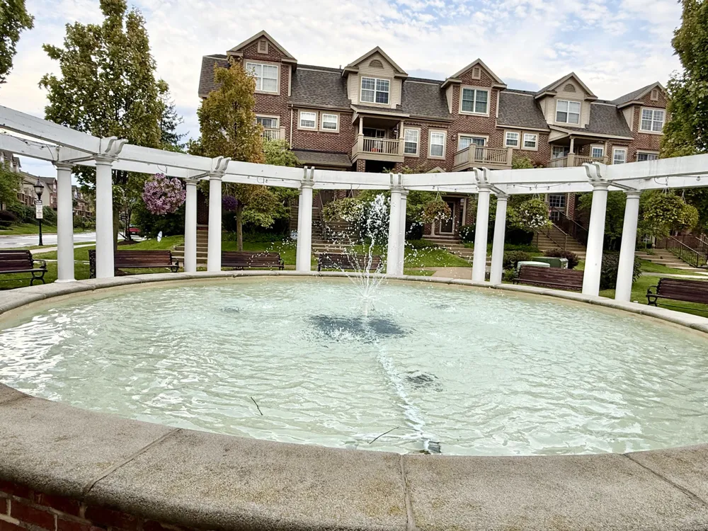 2737 Barclay Way Ann Arbor, MI 48105