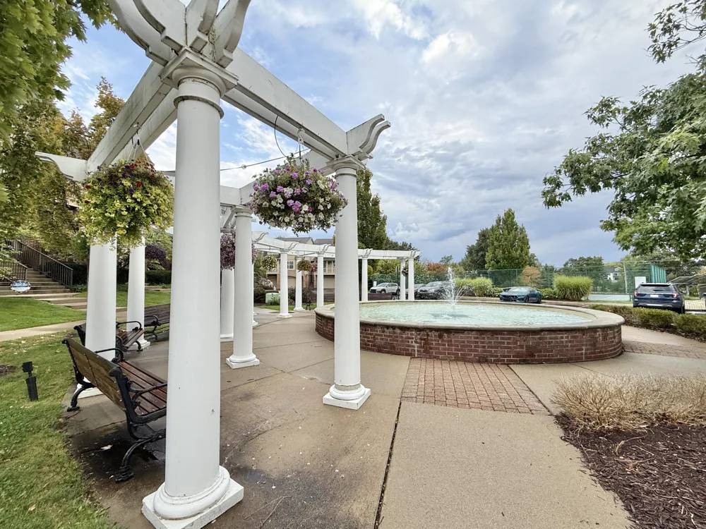 2737 Barclay Way Ann Arbor, MI 48105