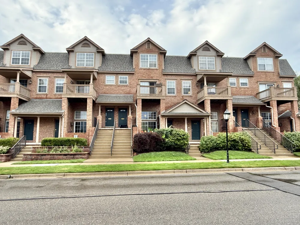 2737 Barclay Way Ann Arbor, MI 48105
