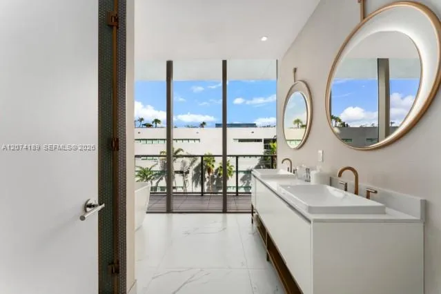 2678 Tigertail Ave #302 Miami, FL 33133