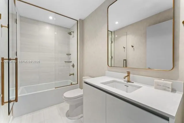 2678 Tigertail Ave #302 Miami, FL 33133