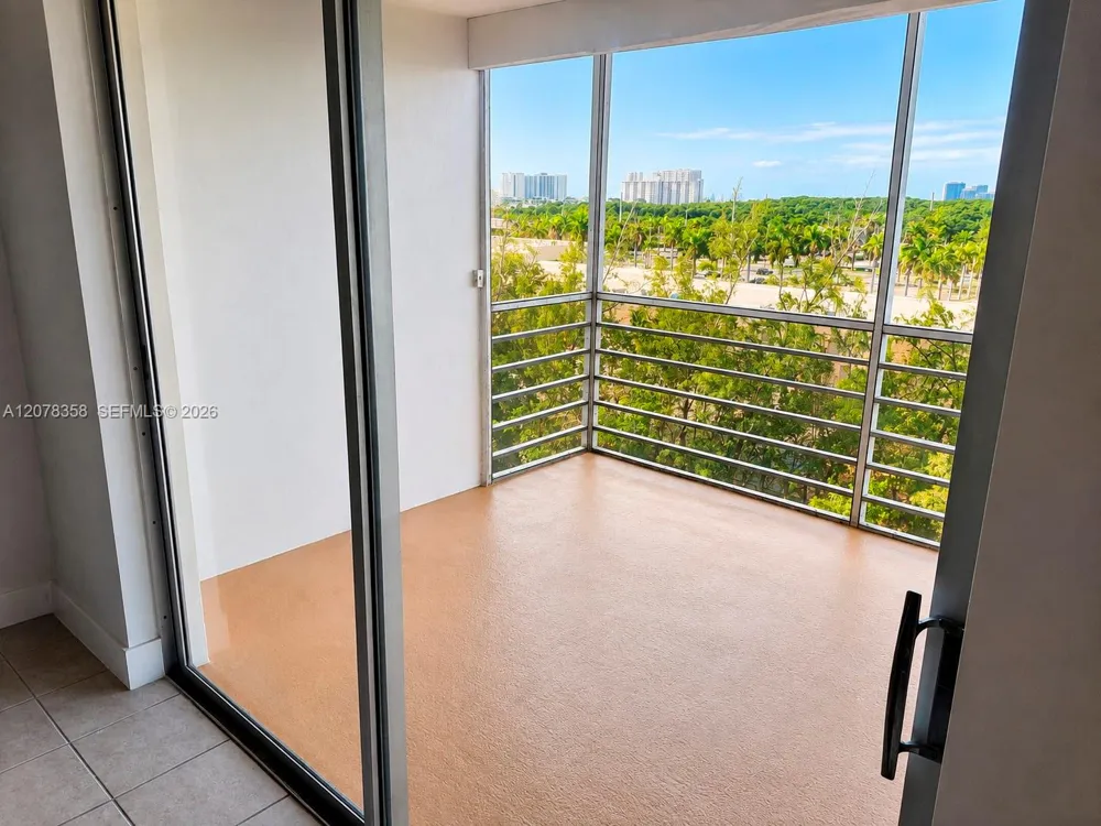 3660 NE 166th St #705 North Miami Beach, FL 33160