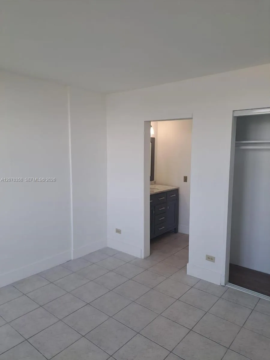 3660 NE 166th St #705 North Miami Beach, FL 33160