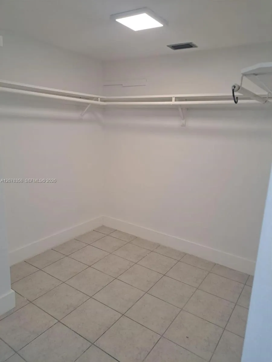 3660 NE 166th St #705 North Miami Beach, FL 33160