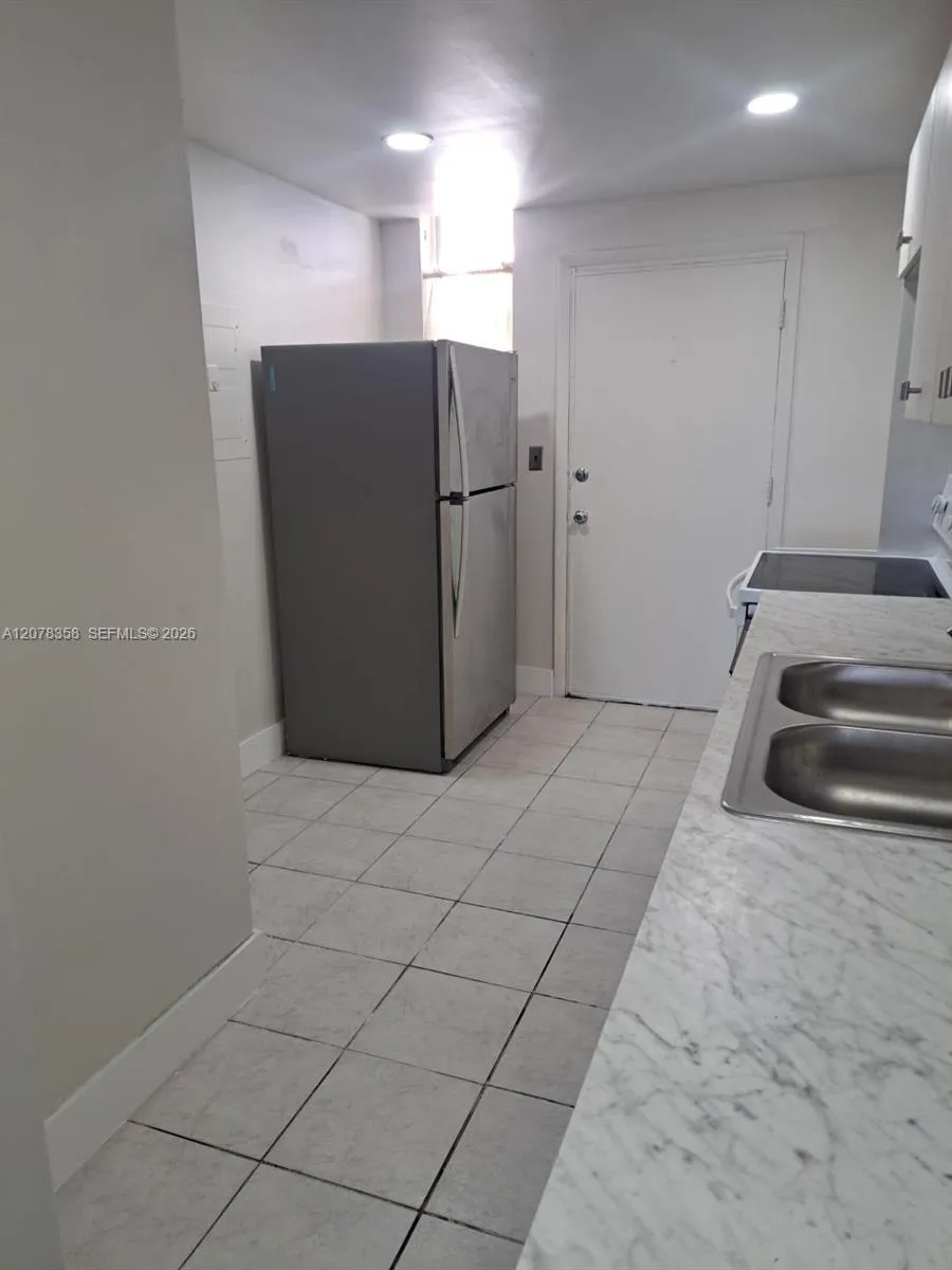 3660 NE 166th St #705 North Miami Beach, FL 33160