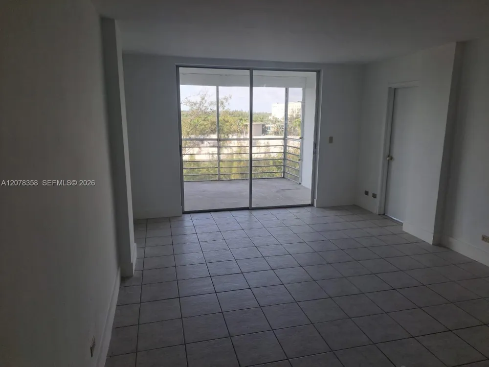 3660 NE 166th St #705 North Miami Beach, FL 33160