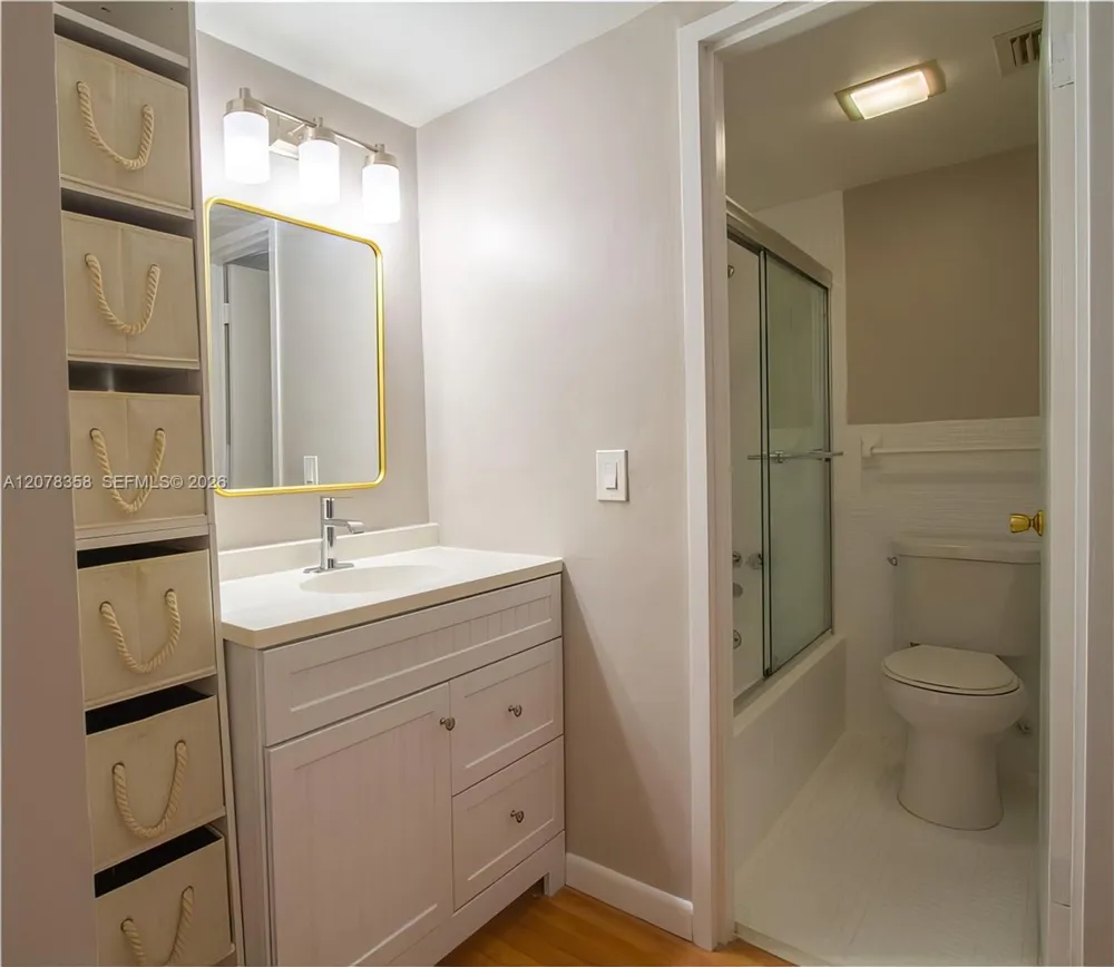 3660 NE 166th St #705 North Miami Beach, FL 33160