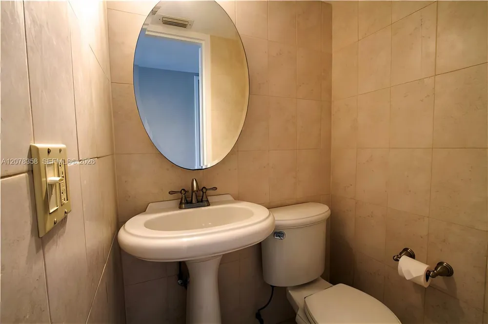 3660 NE 166th St #705 North Miami Beach, FL 33160