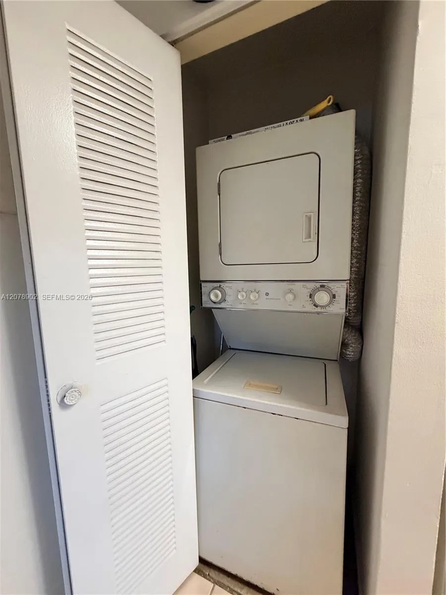 351 Palm Way #104 Pembroke Pines, FL 33025