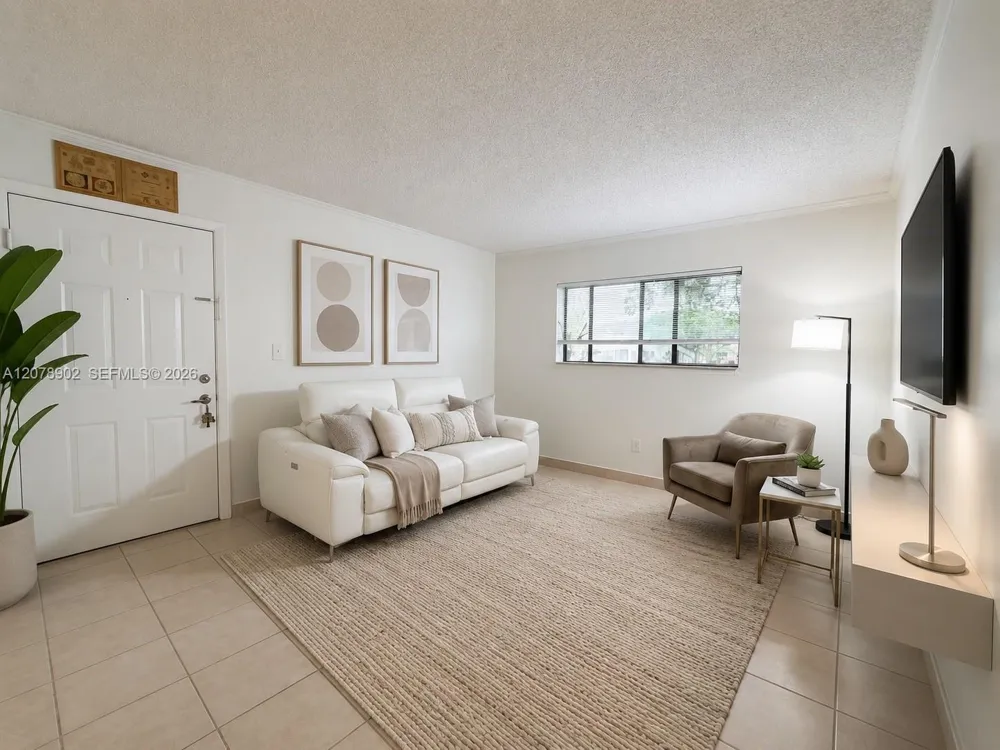 351 Palm Way #104 Pembroke Pines, FL 33025