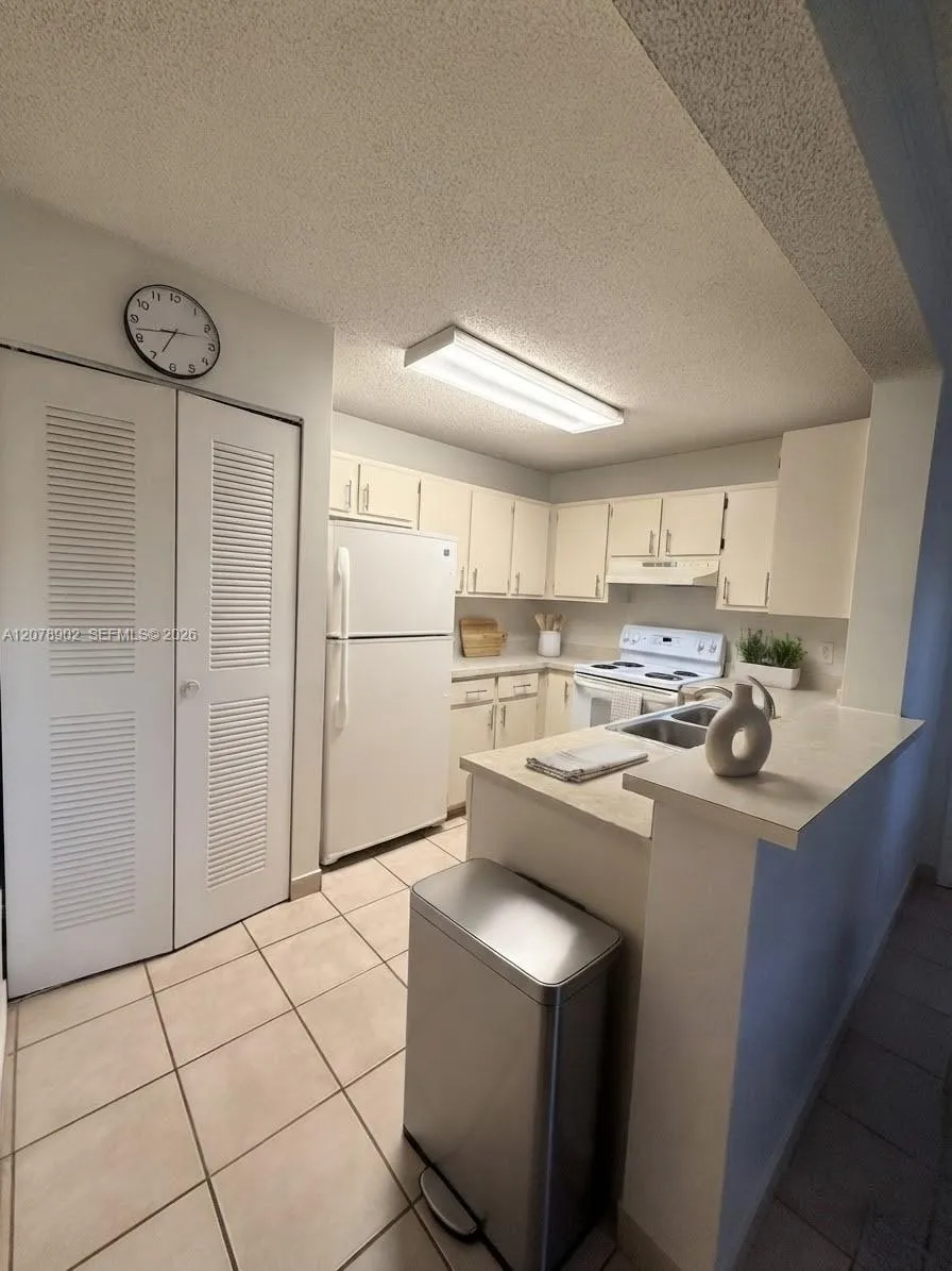 351 Palm Way #104 Pembroke Pines, FL 33025