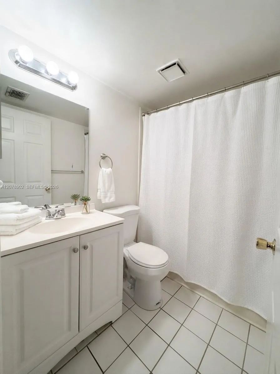 351 Palm Way #104 Pembroke Pines, FL 33025